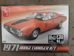 AMT 1/25 1971 Dodge Charger R/T